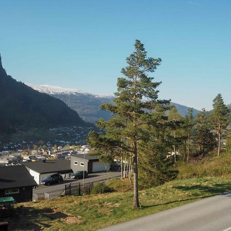 Stryn Stor Og Moderne Leilighet Bagian luar foto